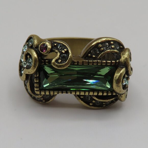 Heidi Daus Signed Green and Multi Color Crystals Brass Tone Ring Size 5 - Picture 9 of 10